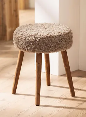 Produktbild von Hocker aus Holz mit Kunstfell in Schaffell-Optik, Ø 35 x 45 cm, Sitzhocker, Polsterhocker, Fußhocker