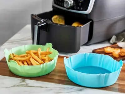 Produktbild von 2er Set Silikonformen für Heißluftfritteusen – Rund – BPA-frei, Antihaft, spülmaschinengeeignet – Wiederverwendbar bis 230°C – Ideal für knuspriges Garen