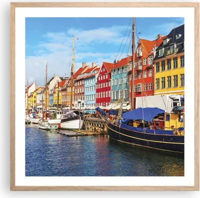 Produktbild von Gerahmtes Poster - Rahmen in heller Eiche - Kopenhagen Nahavn Schiffe - 60x60 cm - Wand Bild - Wanddeko - Wandbilder - Wandposter - Bilderrahmen - Bilder - Kunstdruck - Wandbild - P2NAC60x60-4205