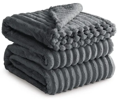 Image de Couverture en polaire douce, dimensions 220 x 240 cm, couleur gris foncé