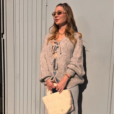 Produktbild von Damen Strickjacke Cardigan mit Schleifen „Sophia“ Hellgrau, Onesize (XS-XL), für Frauen Langarm Grobstrickjacke, Herbst Winter Strickmantel Frau