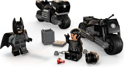 Produktbild von LEGO 76179 DC Batman & Selina Kyle: Verfolgungsjagd auf dem Motorrad, Superhelden-Spielzeug mit Catwoman und einem im Dunkeln leuchtenden Bat-Signal