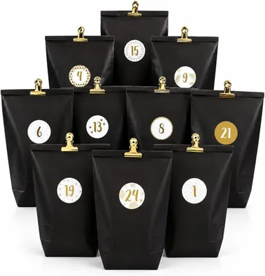 Productafbeelding van Adventskalender model 1 – 24 zwarte papieren zakjes, stickers en knijpers