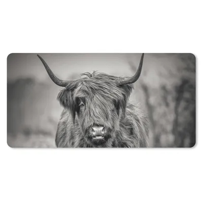 Produktbild von MuchoWow® Schreibtischunterlage Schottischer Highlander - Schwarz und Weiß 80x40 cm - XXL Mauspad - Gaming Mauspad