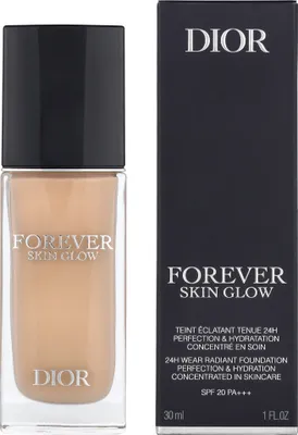 Produktbild von Dior Forever Skin Glow, Pumpenflasche, Flüssigkeit, Jeder Hauttyp, Aufhellend, Feuchtigkeitsspendend, Behandlung, Licht, Neutral