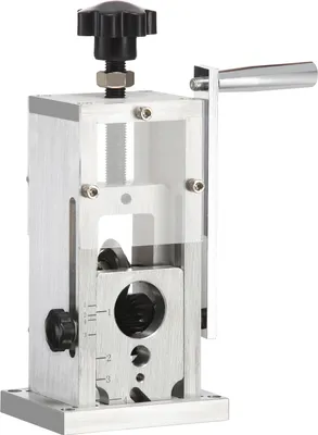 Produktbild von SucceBuy manuelle Kupferdrahtabriebmaschine, geeignet für Kupferdrähte von 1,5 bis 40 mm Durchmesser zur Rückgewinnung von Kupferabfällen.