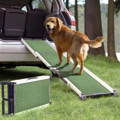 Imagen del producto de Rampa para perros, plegable - Estable y antideslizante, ideal para perros en coches y SUVs, soporta hasta 90 kg - Rampa telescópica de aluminio para perros grandes - Laterales reflectantes - Escalera para perros - Clip de sujeción - Color verde