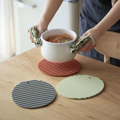 Image de Sous-verres antidérapants, résistants à la chaleur, lot de 4, en silicone, pour la cuisine