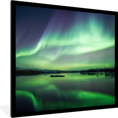 Produktbild von MuchoWow® Gerahmtes Poster Nordlicht - See - Island - Grün - Wald - Schnee 40x40 cm - Poster mit Schwarzem Bilderrahmen Wandposter Rahmen Foto Bilder - Mit Rahmen - Wanddekoration Schlafzimmer