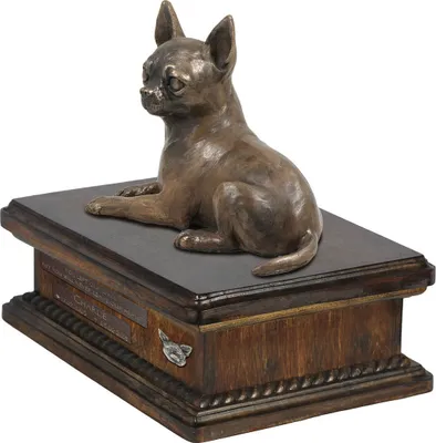 Produktbild von Chihuahua Kurzhaar urne in Hundeasche, personalisierte Urne mit Statue, Holzurne mit Hund von Art-Dog