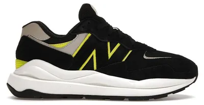Immagine prodotto di New Balance 57/40, colore nero, dettagli rosa "Oyster", taglia femminile EU 36.5