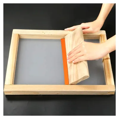 Produktbild von 31-teiliges Siebdruck Starter-Set mit Holz Siebdruckrahmen in 4 Größen und Zubehör für Weihnachtsbasteln
