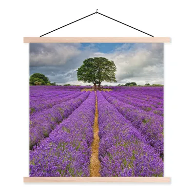 Produktbild von MuchoWow® Textilposter Lila Lavendelfeld mit bewölktem Himmel 60x60 cm mit holzfarbenen Rahmen - Wanddekoration