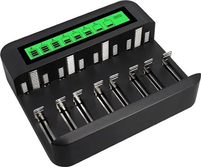 Zdjęcie produktu dla 8-gniazdowa ładowarka z wyświetlaczem LCD do baterii AA/AAA/C/D