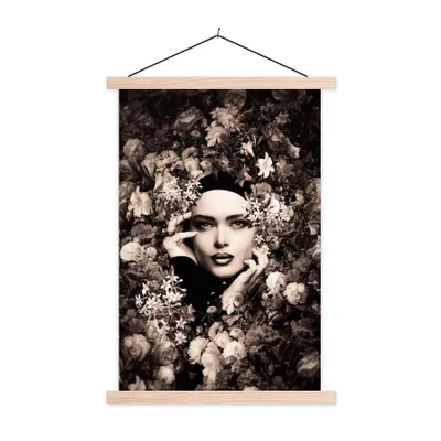 Produktbild von MuchoWow® Textilposter Frau - Blumen - Botanisch - Natur 40x60 cm mit holzfarbenen Rahmen - Poster