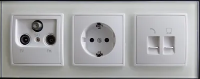 Produktbild von 7888 Abelka Nuovo weiß 1 x Antennen 1 x Schuko 1 x Netzwerk RJ45