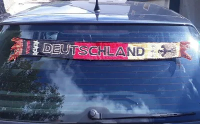 Produktbild von SCHAL DEUTSCHLAND FANSCHAL Auto Saugnäpfe FUßBALL WM Fahne Flagge GermanyAutoschal Deutschlandschal