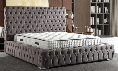 Produktbild von Casa Padrino Luxus Chesterfield Doppelbett Grau / Silber - Verschiedene Größen - Massivholz Bett mit Kopfteil und Matratze - Schlafzimmer Möbel - Hotel Möbel - Luxus Möbel - Chesterfield Möbel