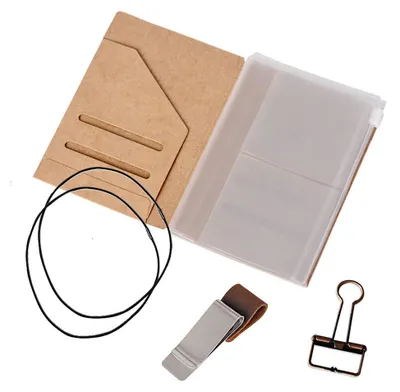 Productafbeelding van Reisaccessoireset – stevige ordner, etui met rits, pennen