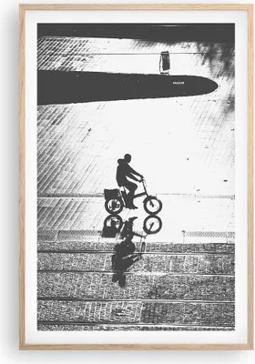 Produktbild von Gerahmtes Poster - Rahmen in heller Eiche - Schwarzweiß Radfahrer Einsamkeit - 61x91,5 cm - Wand Bild - Wanddeko - Wandbilder - Kunstposter - Wandposter - Bilderrahmen - Bilder - P2NPA61x91-4479