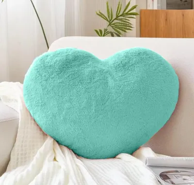 mintfarbende Herzkissen