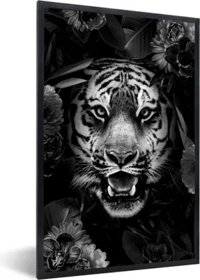 Produktbild von MuchoWow® Gerahmtes Poster Tiger zwischen den Blumen - schwarz und weiß 60x90 cm - Poster mit Schwarzem Bilderrahmen Wandposter Rahmen Foto Bilder - Kunst
