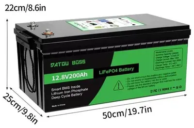 Zdjęcie produktu dla Akumulator LiFePO4 – 12 V, 200 Ah, do głębokiego rozładowania – wbudowany inteligentny system zarządzania akumulatorem (BMS) – do kamperów, łodzi, wózków golfowych i instalacji solarnych – czerwony