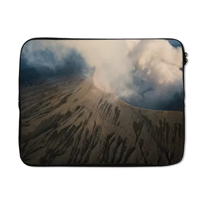 Produktbild von MuchoWow® Laptop Hülle 15 Zoll Nahaufnahme des Kraters des Vulkans Bromo in Bromo Tengger Semeru in Indonesien Laptoptasche - Laptoptasche - Sleeve - Rundum-Schutz