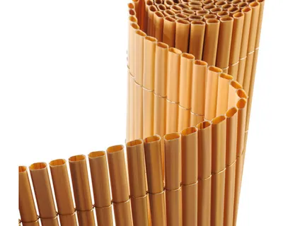 Obrázek produktu pro Zahradní zástěna Konsta PVC oválná 3 x 1,8 m vzhled bambusu