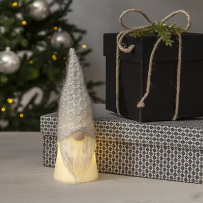 Zdjęcie produktu dla Dekoracja Skrzat Led JOYLIGHT 18 cm na baterie