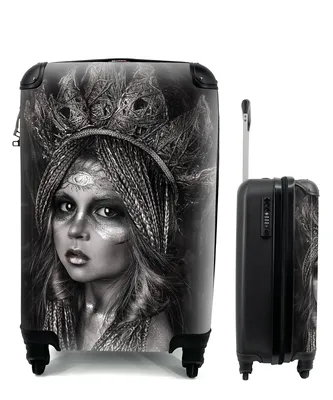 Produktbild von MuchoWow® Koffer Handgepäck Trolley Rollkoffer Kleine Reisekoffer mit 4 Rollen - Frau - Schwarz - Weiß - Cabin Size < 55x40x23 cm & 55x40x20 cm - Fotokoffer - Kabinenkoffer - Boardgepäck - Reise-Box - Reisekoffer - Reisegepäck - Koffer mit Bild - Trolley für Kinder