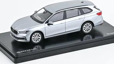 Obrázok produktu pre Škoda Superb IV Combi (2023) Silver Pebble Metallic ABREX 1:43