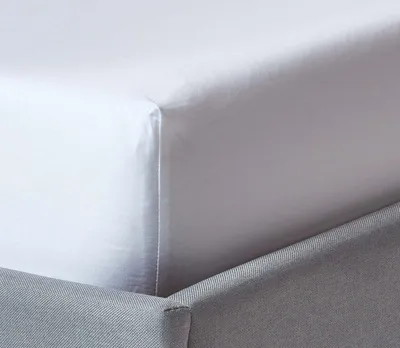 Obrázek produktu pro HOMESCAPES Saténové napínací prostěradlo z biobavlny – bílé, 140 x 190 cm