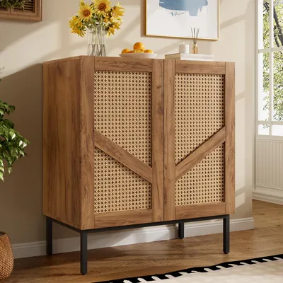 Imagen del producto de Mueble aparador de 70 cm, con apariencia de madera, 2 puertas, fabricado en aglomerado/ratán de polietileno, con 3 niveles, 2 estantes ajustables y sistema de fijación a la pared para mayor seguridad