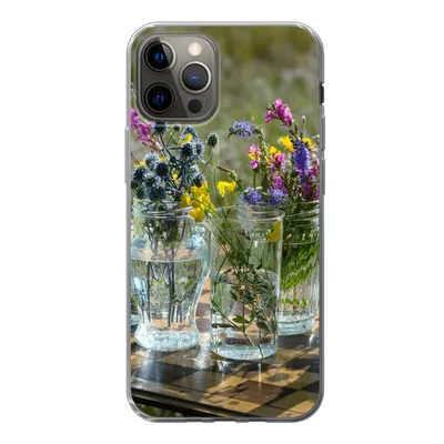 Produktbild von MuchoWow® Handyhülle Schutzhülle Hülle für iPhone 13 Pro Vase - Blumen - Farben Silikon Softcase Handy Hülle - Handy-Tasche