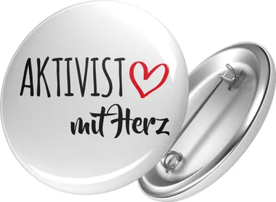 Produktbild von Huuraa Button Aktivist mit Herz 59mm rund mit Sicherheitsnadel Ansteckbutton Geschenkidee