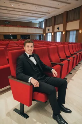Zdjęcie produktu dla Ergonomiczne krzesło konferencyjne do spotkań, w czerwonym kolorze