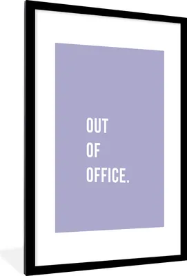 Produktbild von MuchoWow® Gerahmtes Poster Zitate - Außer Haus - Lila 60x90 cm - Poster mit Schwarzem Bilderrahmen Wandposter Rahmen Foto Bilder - Dekoration - Wandposter Wohnzimmer - Hochwertig