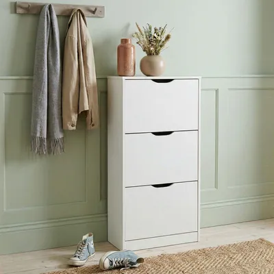 Produktbild von Schuhschrank BASIL, schöner Schuhkipper mit 3 Klappen, praktische Schuhkommode aus Kiefer in weiß