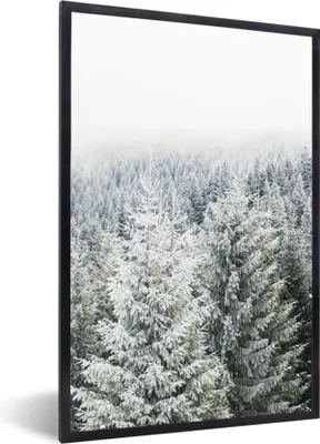 Produktbild von MuchoWow® Gerahmtes Poster Wald - Schnee - Winter - Jahreszeiten - Tannenbaum 60x90 cm - Poster mit Schwarzem Bilderrahmen Wandposter Rahmen Foto Bilder - Kunst