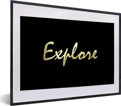 Produktbild von MuchoWow® Gerahmtes Poster Zitate - Reisen - Schwarz - Gold 40x30 cm - Poster mit Schwarzem Bilderrahmen Wandposter Rahmen Foto Bilder - Bilderrahmen - Poster im Rahmen