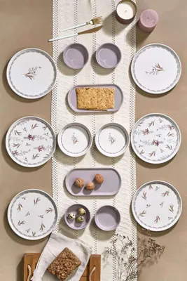 Produktbild von Hermia Concept, Frühstücksset (14 Teile) aus 100% Keramik, 6 Teller (20 cm), 2 Platten (22 x 11 x 3,5 cm), 4 Schalen (10,5 x 10,5 x 3,5 cm), 2 Käseplatten (13 x 13 x 3,5 cm) | Spülmaschinenfest, nicht mikrowellengeeignet.