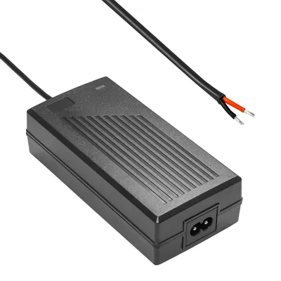 Produktbild von Akyga AK-EV-08 Ladegerät für mobile Geräte Sonstige, Universal Schwarz DC Indoor