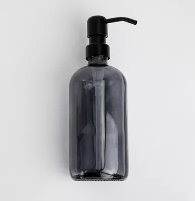 Produktbild von Natural Goods Berlin KLEAN Seifenspender mit Etiketten, hochwertiger & nachfüllbarer Seifenspender für Küche & Bad, transparent Schwarz, Edelstahl Pumpkopf Schwarz, 500 ml