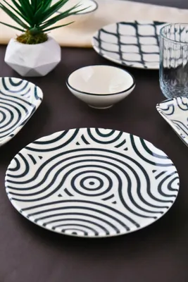 Produktbild von Hermia Concept, Frühstücksset (14 Teile) aus 100% PORZELLAN, 6 Servierplatten (20 cm), 4 Joker-Schalen (10 cm), 2 Ölplatten (19 x 12 cm), 2 Platten (20 x 7 cm) | Spülmaschinen- und mikrowellenfest, ideal für jeden Frühstückstisch!