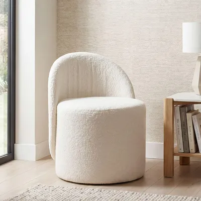 Produktbild von WOHNLING Sitzhocker Teddy Stoff 40cm Creme Rund Design Stoffhocker Polsterhocker mit Rückenlehne Schminktisch Hocker Lounge Beistellhocker Handmade