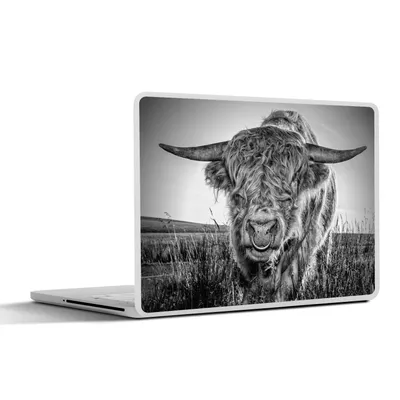 Produktbild von MuchoWow® Laptop Aufkleber Sticker Cover Schottischer Highlander - Schwarz und Weiß 30x21 cm - Sticker für Laptop - Selbstklebend
