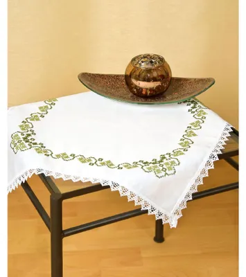 Productafbeelding van Borduurbaar broodmandkleed met kant en Aida-stof (45x45 cm) – Wit