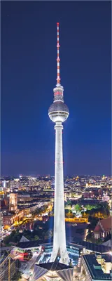 Produktbild von Wallario Poster - Fernsehturm Berlin bei Nacht, Kunstdruck Größe: 50 x 125 cm