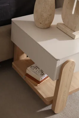 Immagine prodotto di Elegante comodino beige Designer Camera da letto Mobili in legno